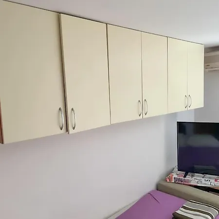 No 0 At Luki's House Apartment *